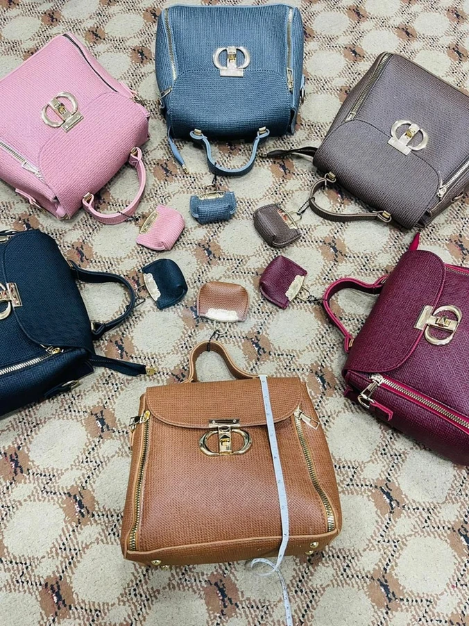 New Style Cross Body Bags for Girls with Keychain