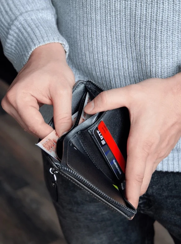 Men's Leather Zip Wallet with Coin Pocket