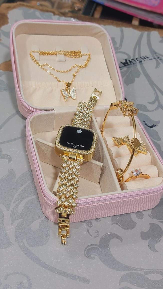 With RANDOM COLOR Jewellery Organizer Box