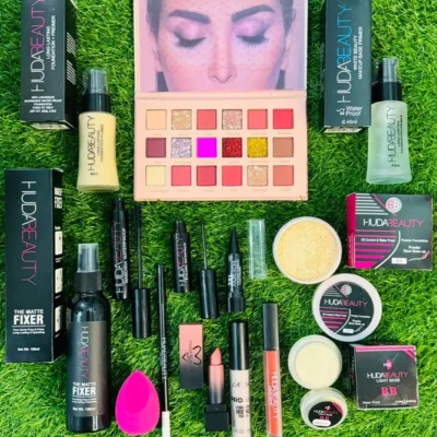 WP Huda 14 in 1 Makeup Deal (262)