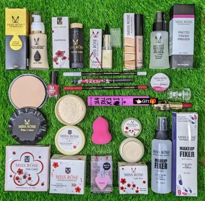 WP 13 in 1 Makeup Deal (263) - Foundation